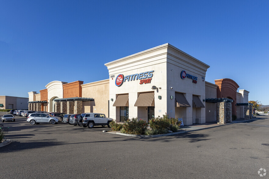 9880-9902 Mission Gorge Rd, Santee, CA for lease - Primary Photo - Image 1 of 10