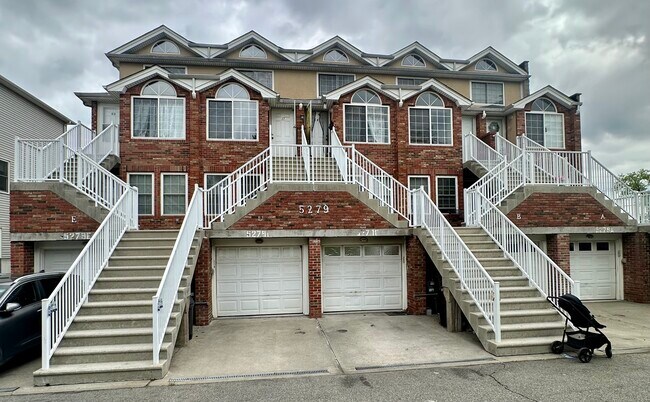 More details for 5279 Arthur Kill Rd, Staten Island, NY - Multifamily for Sale