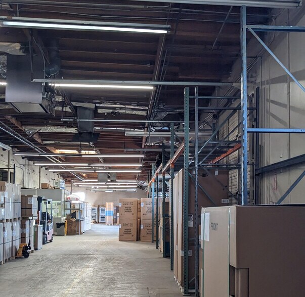 14600 Arminta St, Panorama City, CA à louer - Photo intérieure - Image 2 de 6