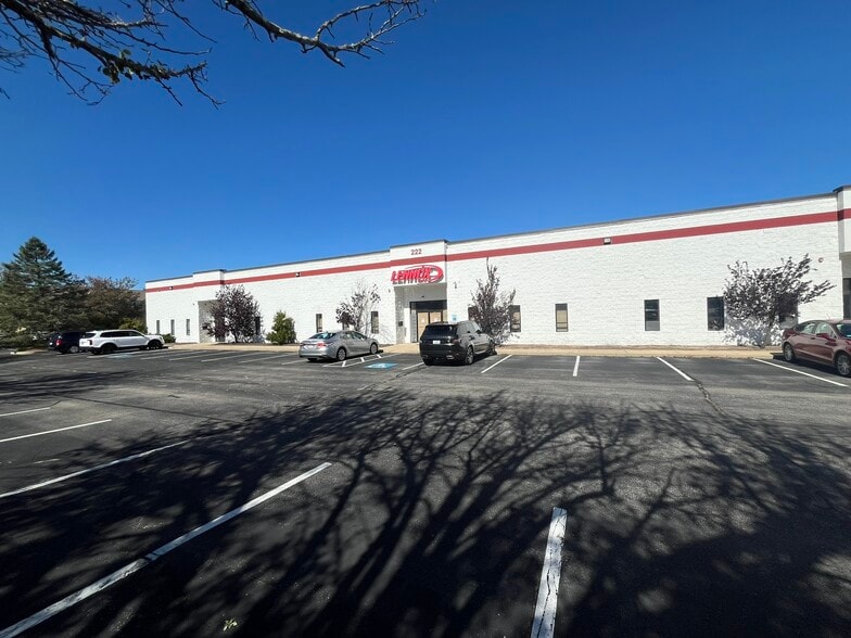 222 Metro Center Blvd, Warwick, RI for lease - Building Photo - Image 1 of 13