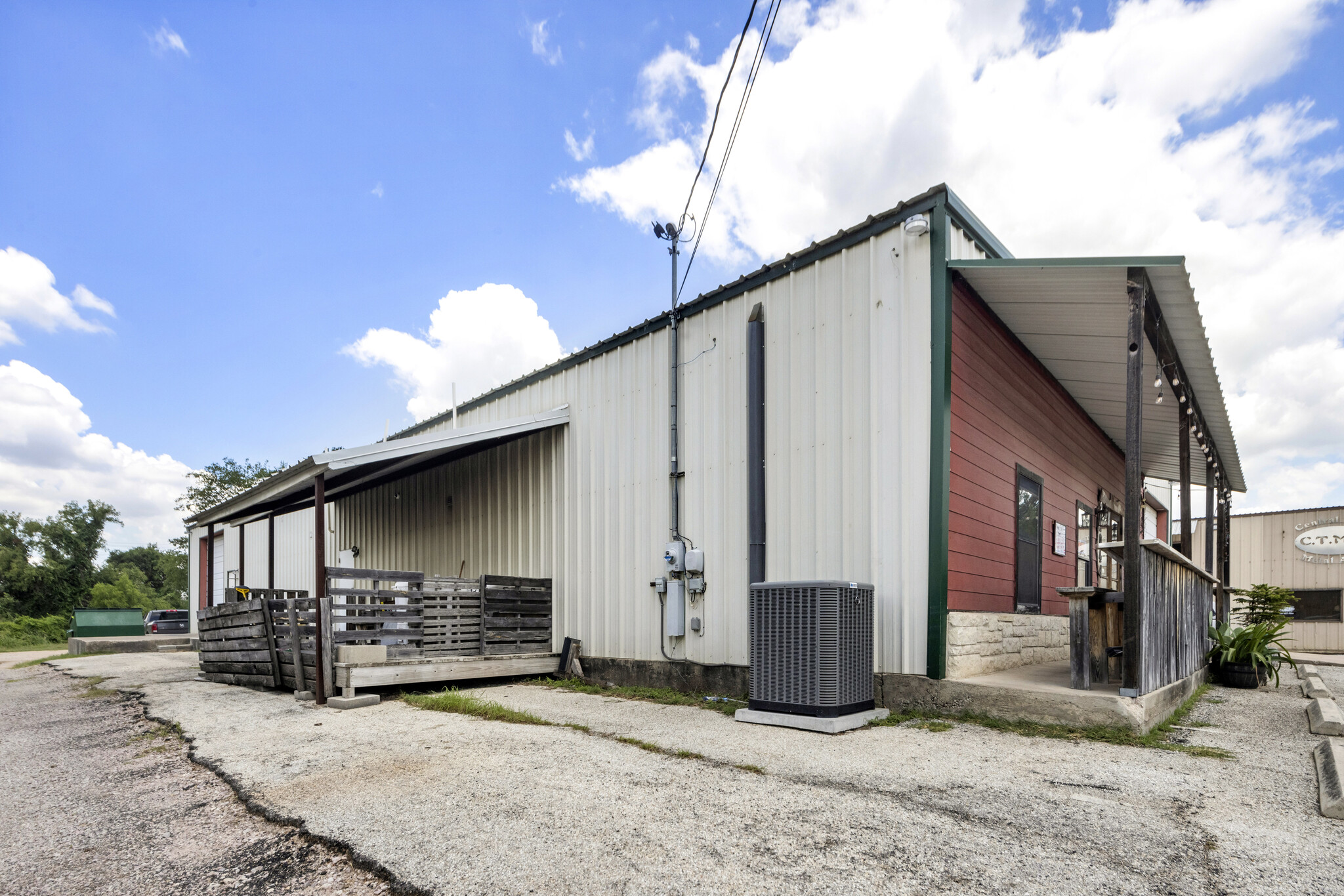 2704 Commerce St, Marble Falls, TX for lease Building Photo- Image 1 of 15