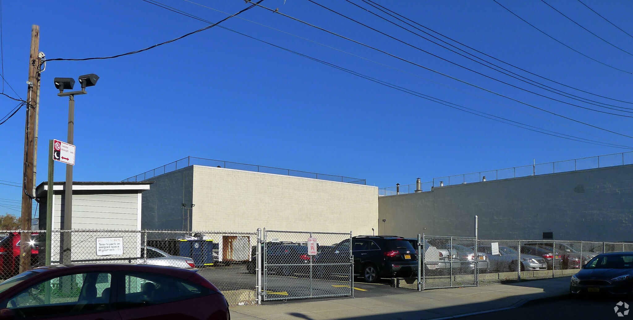 167-25 Rockaway Blvd, Jamaica, NY à louer Photo du bâtiment- Image 1 de 4