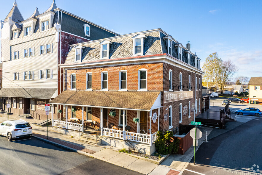 102-106 S Main St, Alburtis, PA à vendre - Photo principale - Image 1 de 19