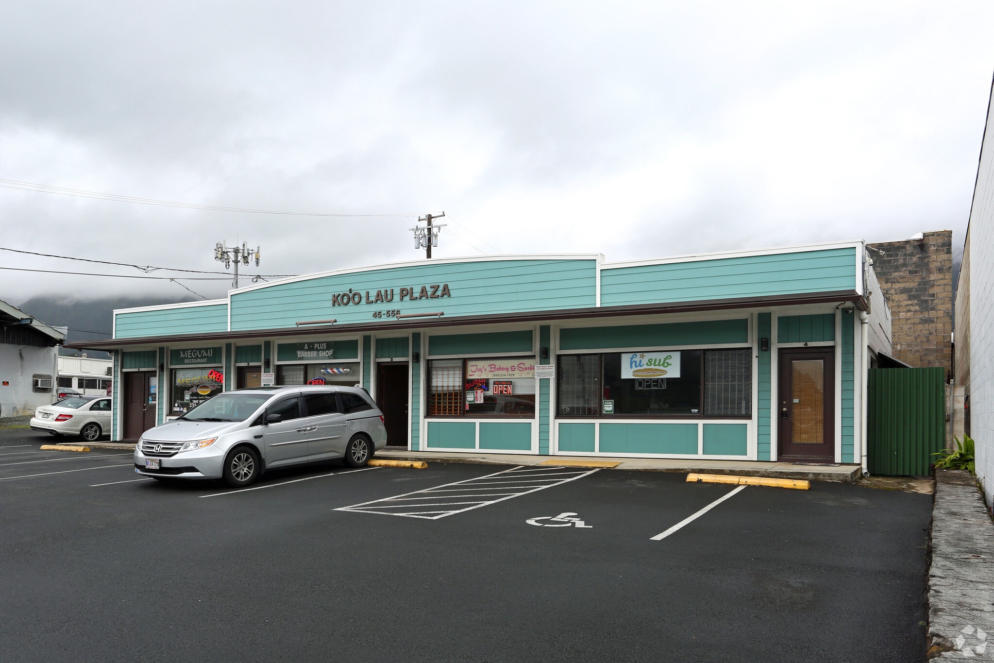 45-556 Kamehameha Hwy, Kaneohe, HI for lease Primary Photo- Image 1 of 10