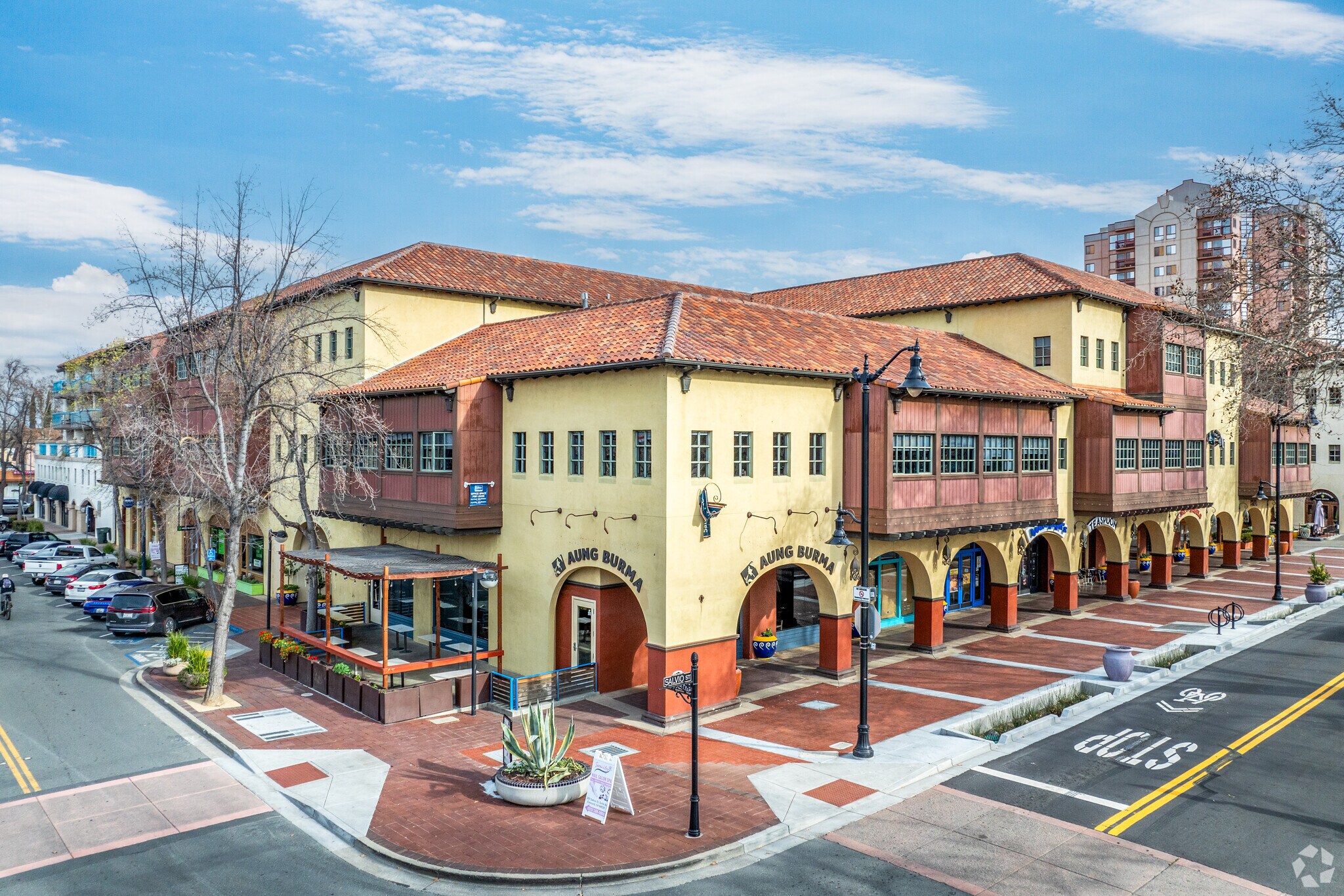 2151 Salvio St, Concord, CA à louer Photo du bâtiment- Image 1 de 7