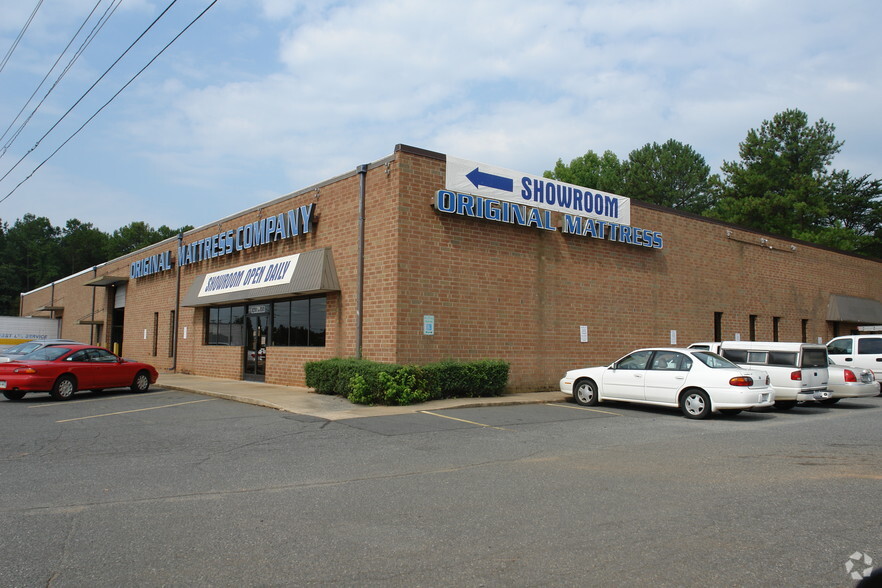 8200 South Blvd, Charlotte, NC for lease - Building Photo - Image 2 of 4