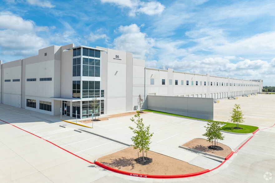 22867 IH-35, Schertz, TX for sale - Primary Photo - Image 1 of 17