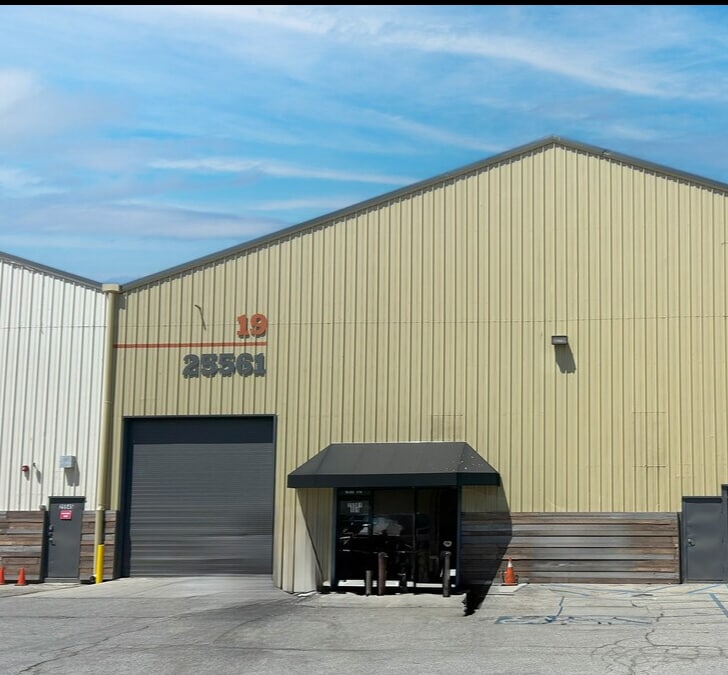 25545-25710 Springbrook Ave, Santa Clarita, CA à louer Photo du bâtiment- Image 1 de 3