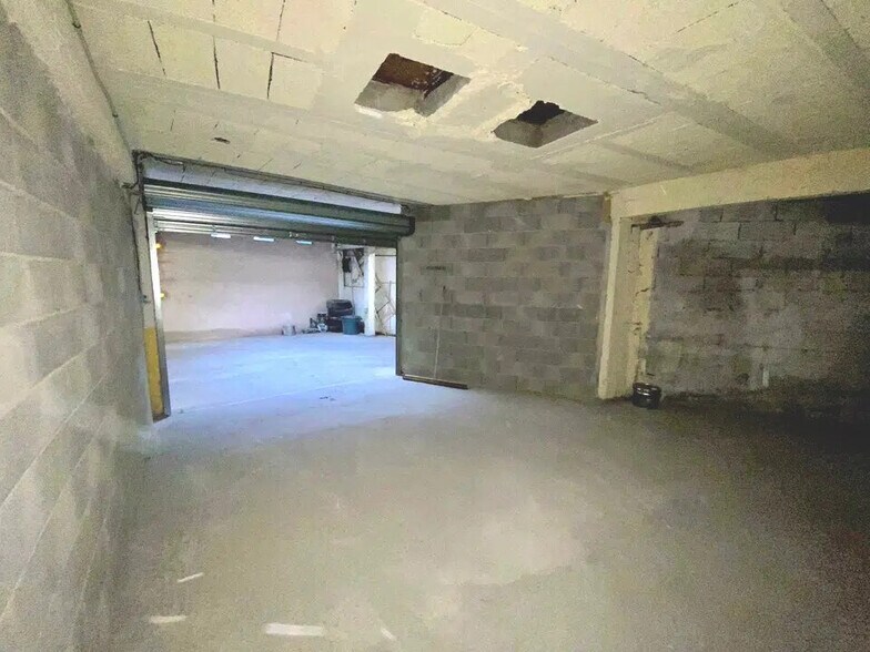 Industrial in Nice for sale - Building Photo - Image 3 of 5