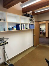 160 Guthrie Ln, Brentwood, CA for lease Interior Photo- Image 1 of 3