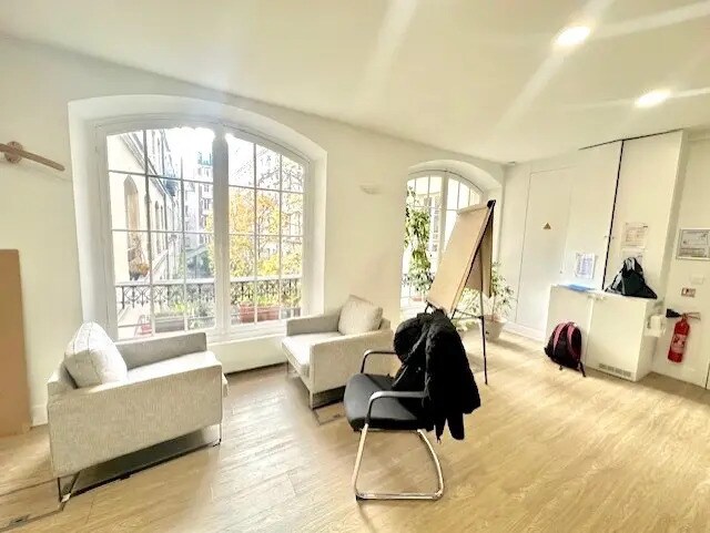 Bureau dans Paris à vendre - Photo du bâtiment - Image 2 de 12