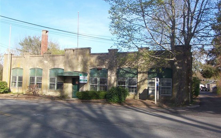 20 Central St, South Easton, MA à vendre - Photo du bâtiment - Image 3 de 4