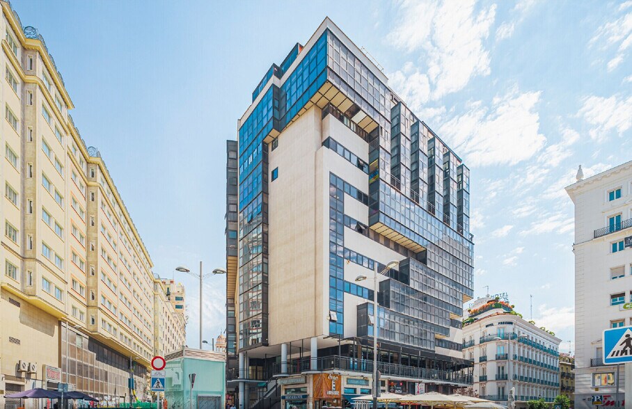 Calle de Jacometrezo, 15, Madrid, Madrid à louer - Photo du bâtiment - Image 3 de 3