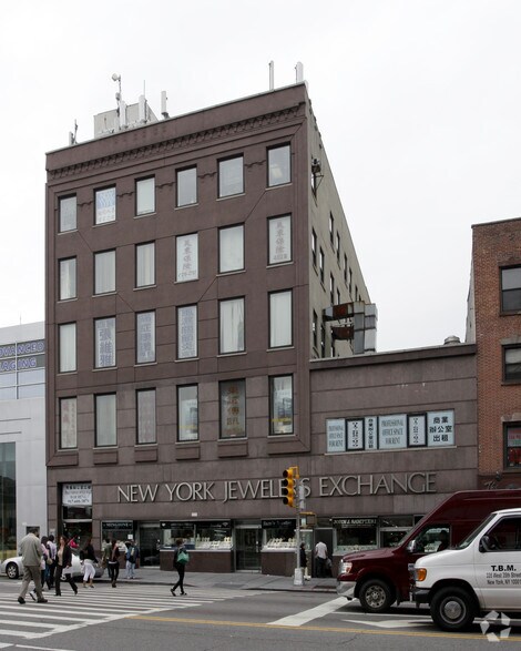 70-74 Bowery, New York, NY à louer - Photo du bâtiment - Image 2 de 4