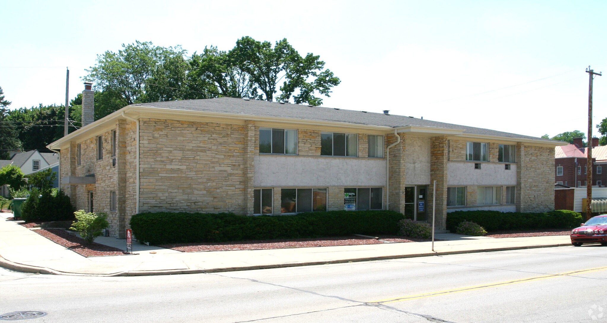 6101 W Vliet St, Milwaukee, WI à louer Photo du bâtiment- Image 1 de 12