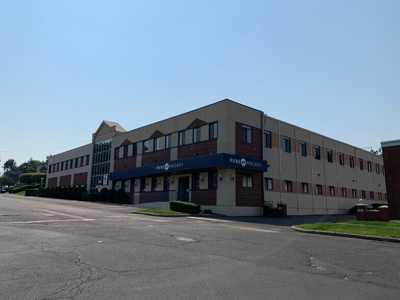 44 Commerce Rd, Stamford, CT à louer - Photo du bâtiment - Image 2 de 5