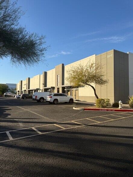 2610 E Mohawk Ln, Phoenix, AZ à vendre - Photo du bâtiment - Image 2 de 7