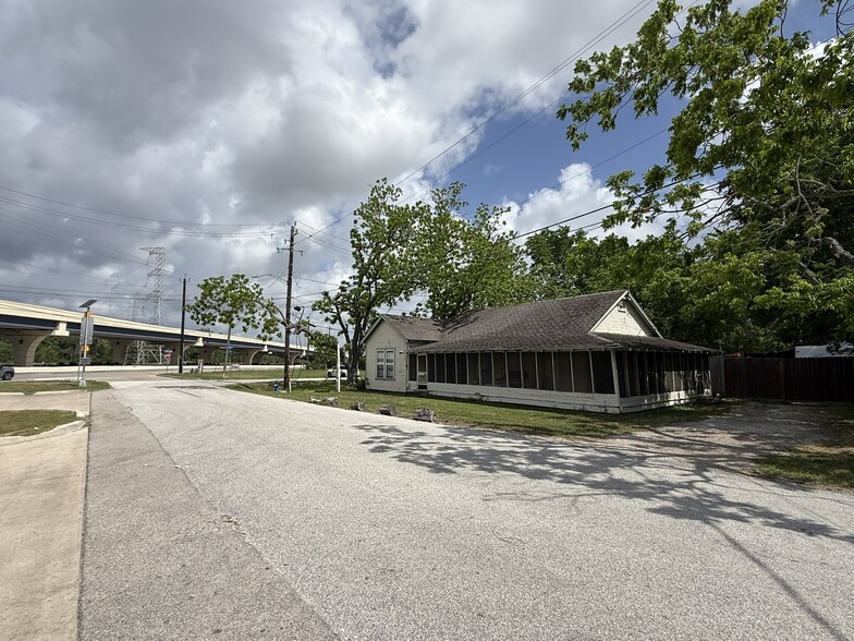 1814 1st St, Seabrook, TX for sale - Building Photo - Image 2 of 10