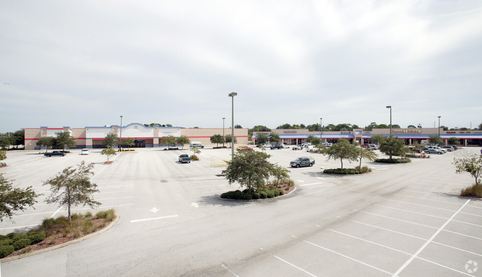 85-117 E Merritt Ave, Merritt Island, FL for lease - Building Photo - Image 3 of 9