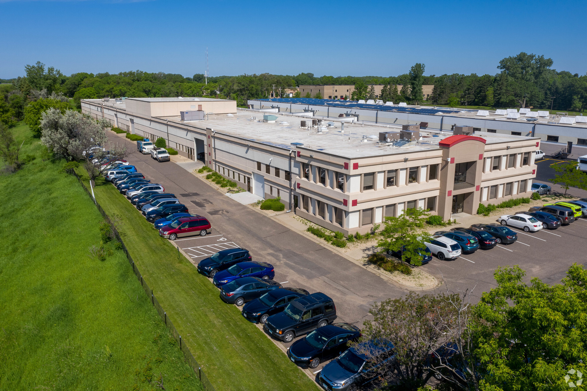 3200 Labore Rd, Vadnais Heights, MN for lease Building Photo- Image 1 of 7