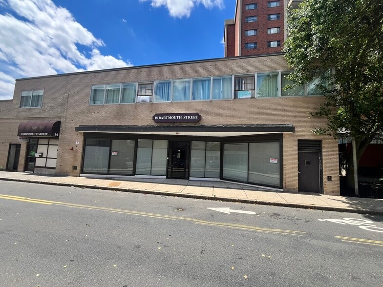 18 Dartmouth St, Malden, MA for lease - Building Photo - Image 1 of 38