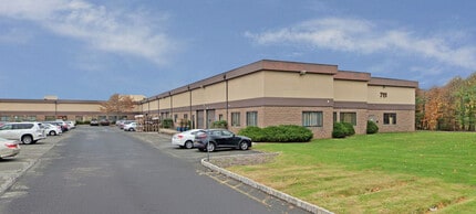 711 Executive Blvd, Valley Cottage, NY for lease Building Photo- Image 1 of 6