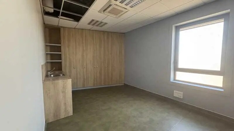 Office in Saran for lease - Interior Photo - Image 3 of 7