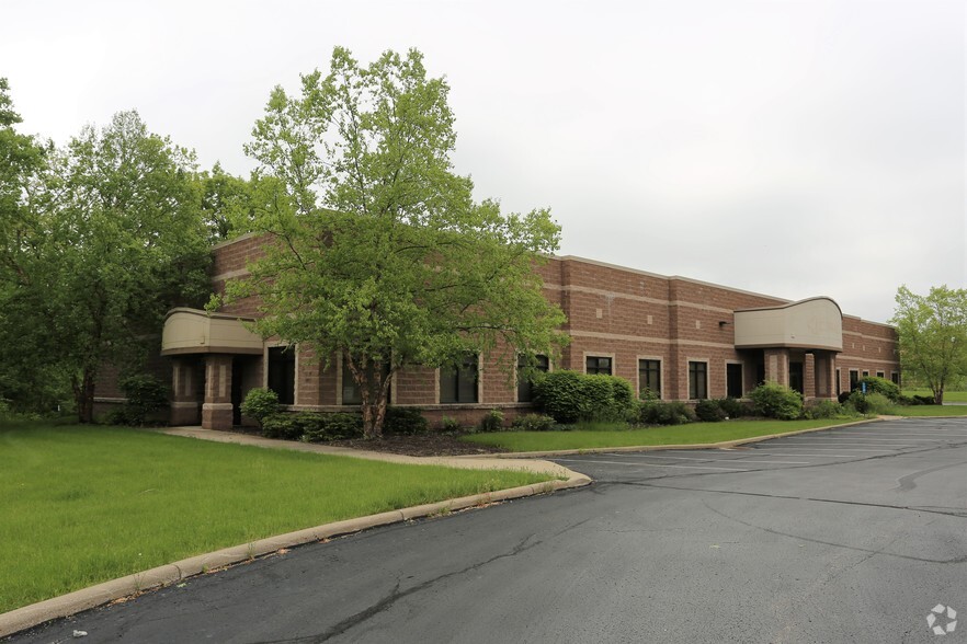 16855 Foltz Industrial Pky, Strongsville, OH for sale - Building Photo - Image 1 of 1