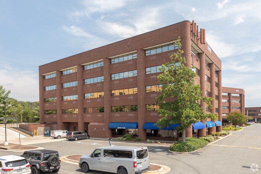 11166 Fairfax Blvd, Fairfax, VA à louer - Photo du bâtiment - Image 3 de 8