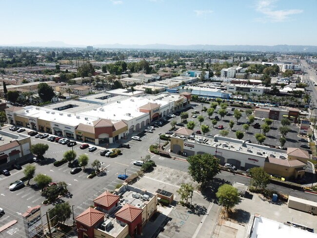More details for 9000-9054 Sepulveda Blvd, North Hills, CA - Retail for Lease