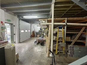 Range Rd, Witney for lease Building Photo- Image 1 of 2