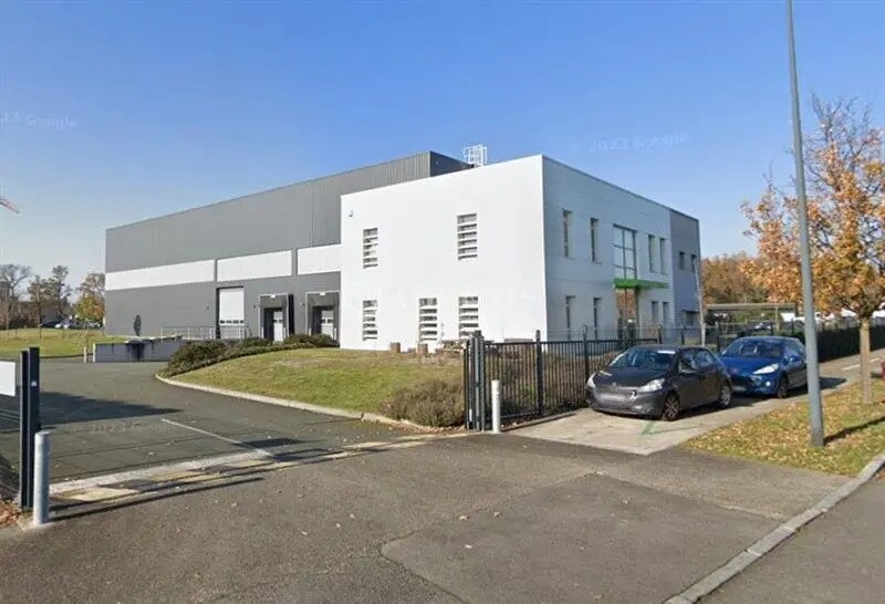 Local d'activités dans Sainte-Luce-sur-Loire à vendre Photo du bâtiment- Image 1 de 4