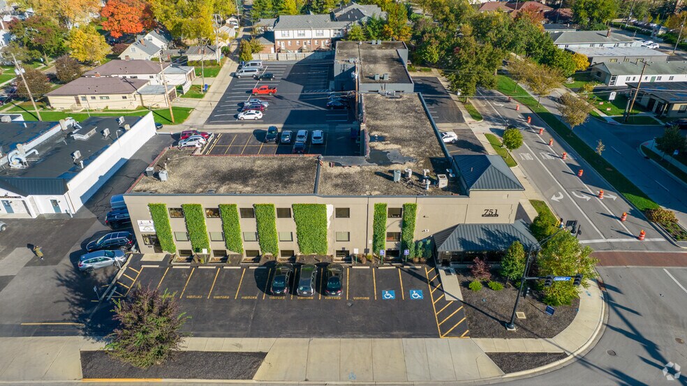 751 Northwest Blvd, Columbus, OH à louer - Photo du bâtiment - Image 2 de 7