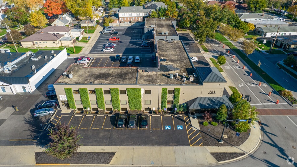 751 Northwest Blvd, Columbus, OH à louer - Photo du bâtiment - Image 2 de 7