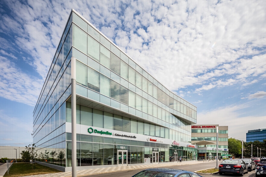 953-981 Boul Saint-Jean, Pointe-claire, QC for sale - Primary Photo - Image 1 of 1