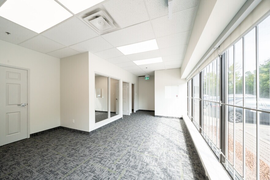 445 Milner Ave, Toronto, ON à vendre - Photo intérieure - Image 3 de 11