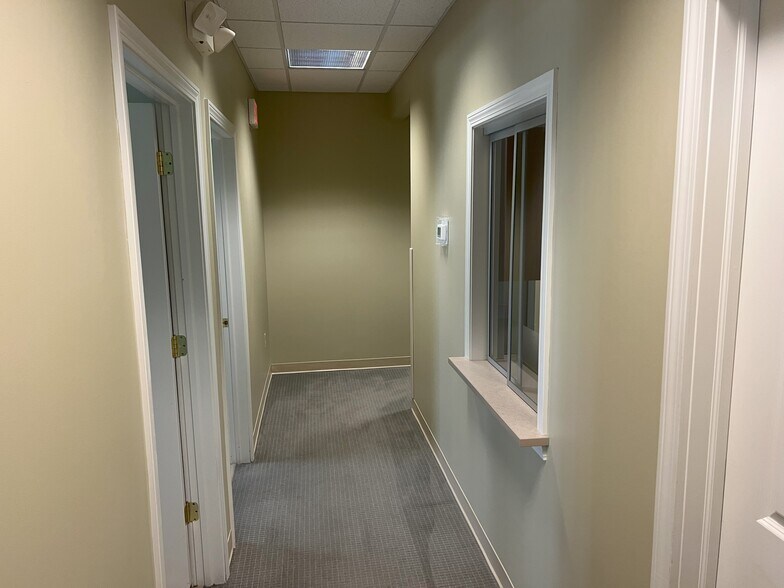 21 Liberty Dr, Hebron, CT à vendre - Photo intérieure - Image 3 de 19