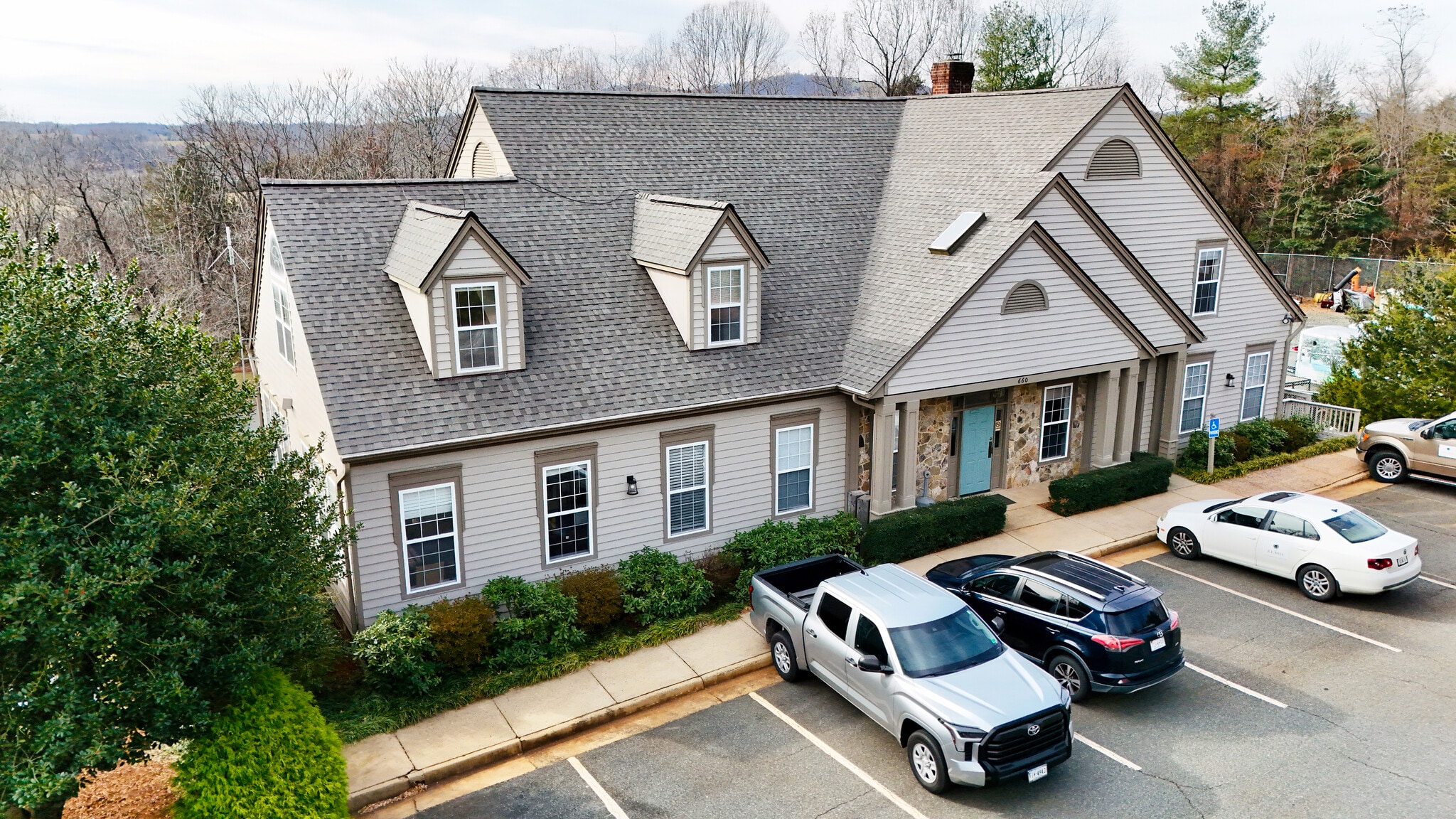 660 Hunters Pl, Charlottesville, VA for lease Primary Photo- Image 1 of 6