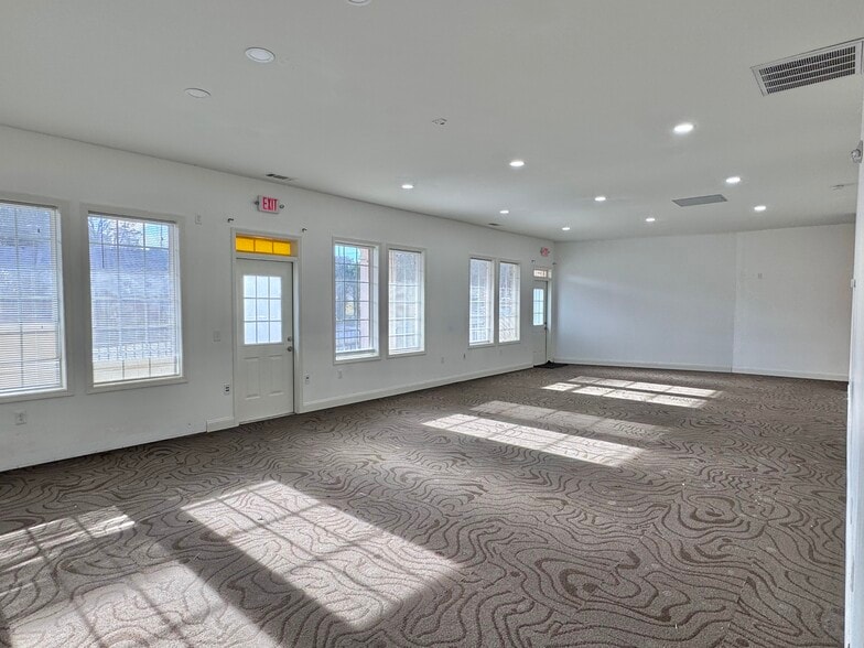 4209 Oakwood Rd, Oakwood, GA for lease - Interior Photo - Image 2 of 7