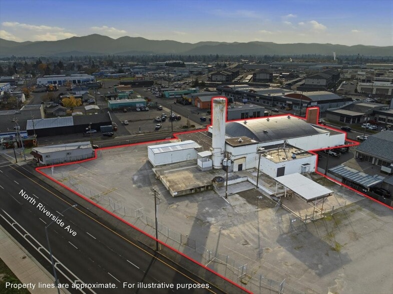 1300 Court St, Medford, OR à vendre - Photo du bâtiment - Image 3 de 56