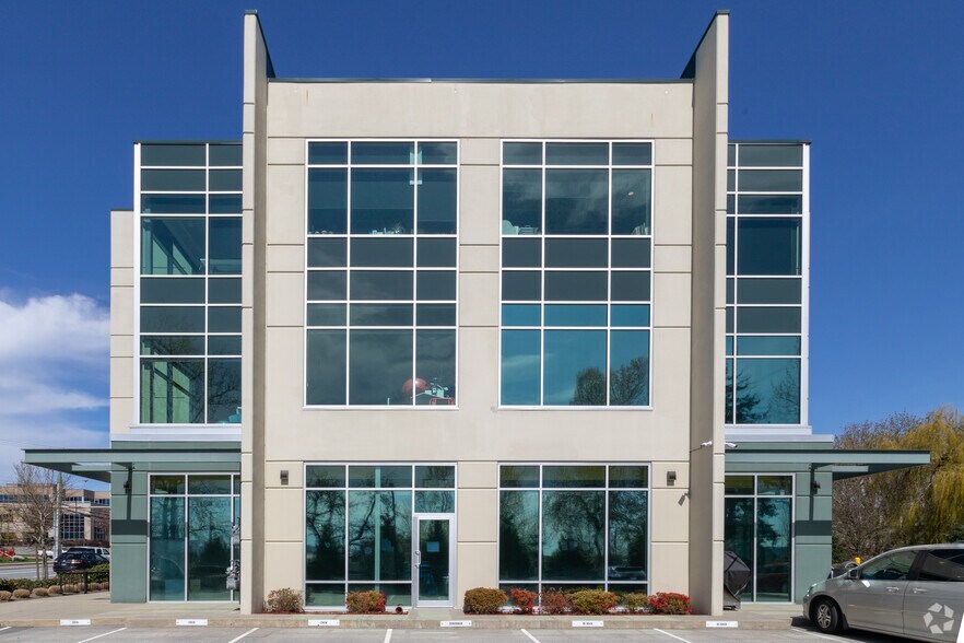 5446 152nd St, Surrey, BC for lease - Building Photo - Image 3 of 7