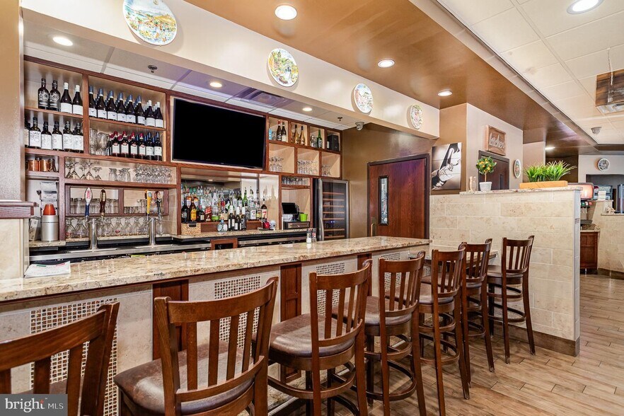 132 W Main St, Westminster, MD à vendre - Photo du bâtiment - Image 3 de 54