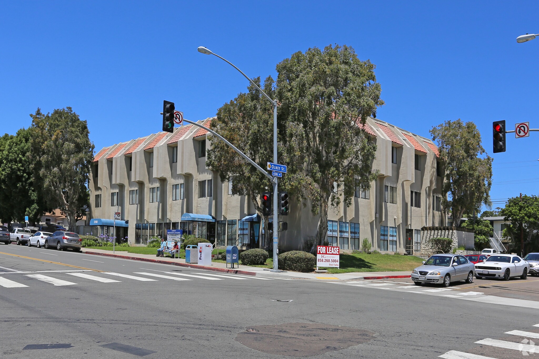 2180 Garnet Ave, San Diego, CA à louer Photo du bâtiment- Image 1 de 6