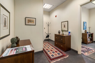 1170 Beacon St, Brookline, MA for lease Interior Photo- Image 2 of 22