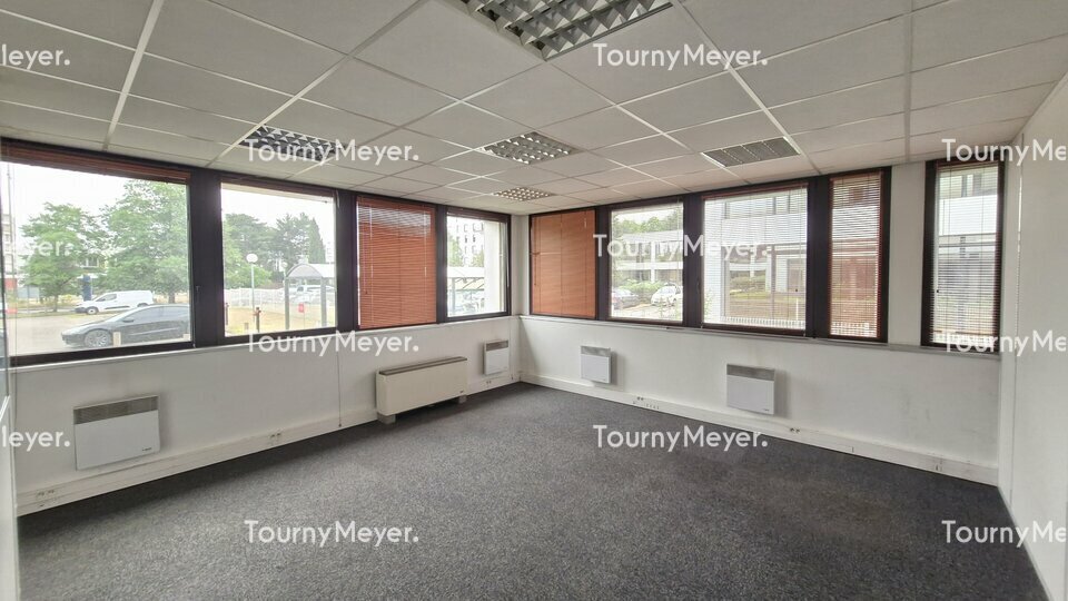 Office in Bordeaux for lease - Interior Photo - Image 3 of 9