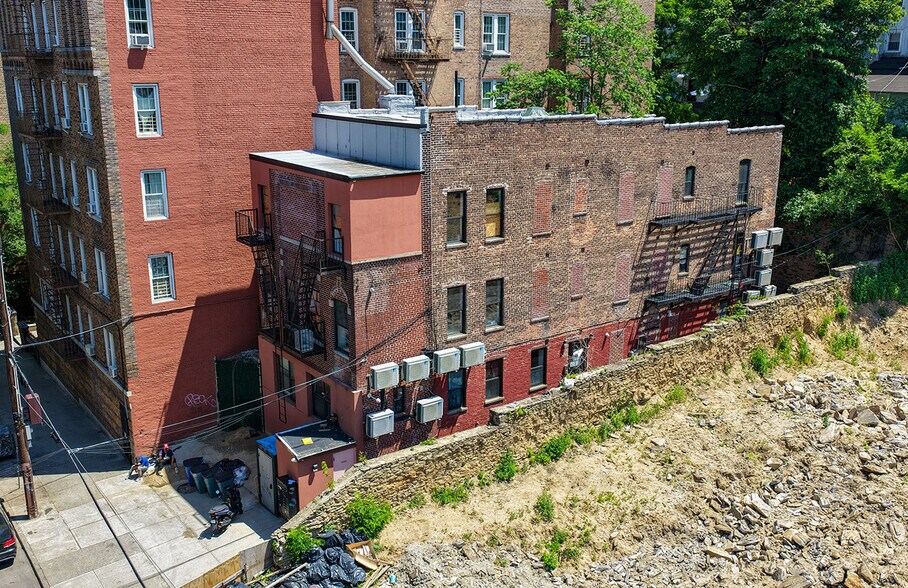 2762 Kingsbridge Ter, Bronx, NY à vendre - Photo du bâtiment - Image 3 de 7