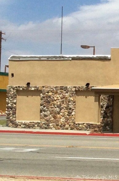 15952 Sierra Hwy, Mojave, CA for lease - Building Photo - Image 3 of 3