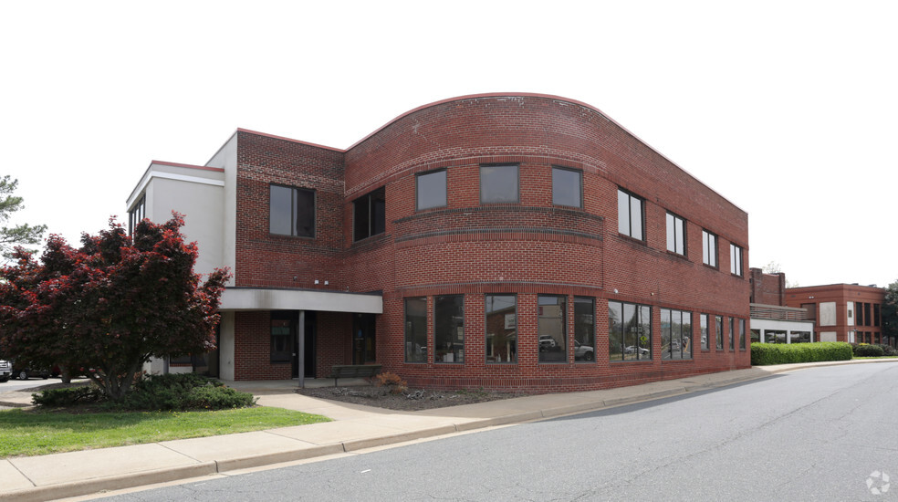 500 Lafayette Blvd, Fredericksburg, VA for lease - Primary Photo - Image 1 of 5