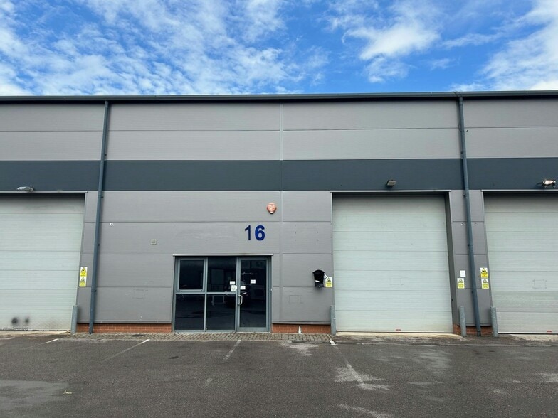 Fishponds Rd, Wokingham for lease - Building Photo - Image 3 of 16