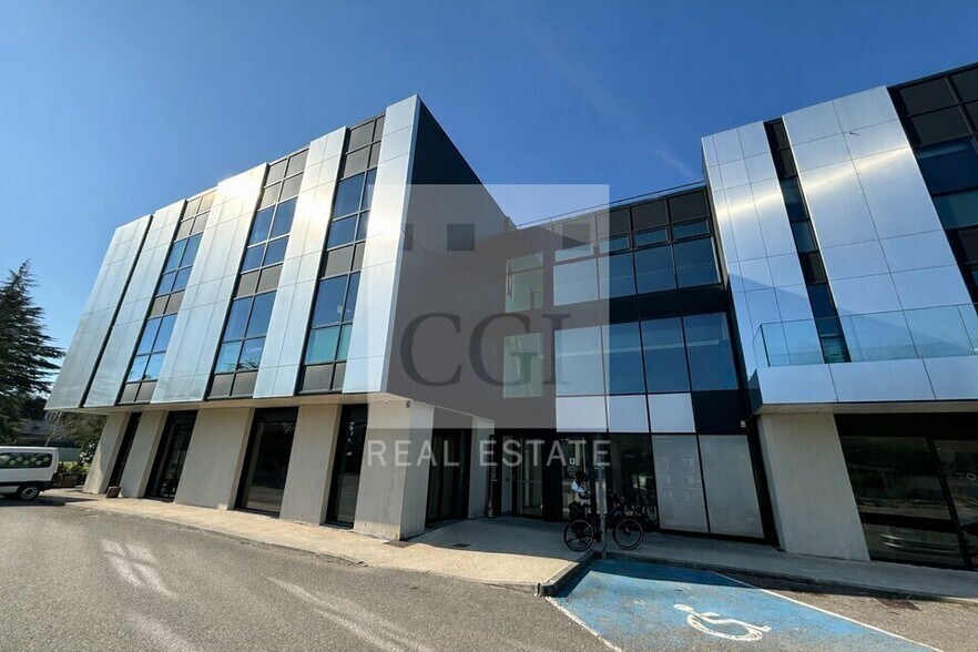 104 Route De Paris, Charbonnières-les-Bains for sale - Building Photo - Image 3 of 21